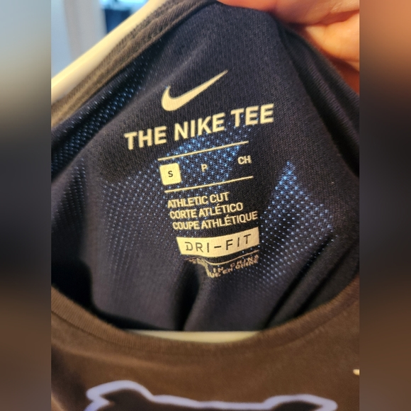 Nike Dri-Fit North Carolina Shirt Size Small - Picture 2 of 4
